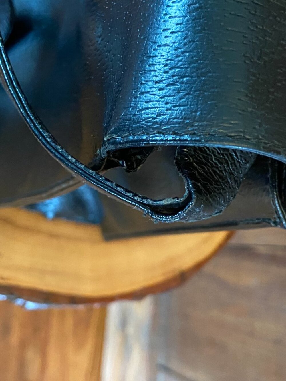Authentic Vintage Gucci Black Leather Hand Bag and Original Dust Bag - Picture 3 of 15
